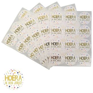 Merkloos - 30x Sticker Hoera Ik Ben Jarig - Goudfolie - Stippen - Sluitsticker - Sluitzegel - Feeststicker Presentje - Enveloppe - Cadeau - Gift - Cadeauzakje - Traktatie - Leuk inpakken - Sticker - 40mm - 30 Stuks