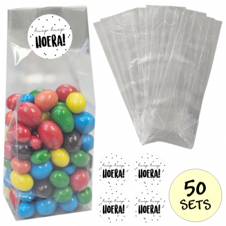 Fako Bijoux® - Uitdeelzakjes Met Sluitstickers - 50 Stickers & 50 Zakjes - Blokbodemzakjes - Cellofaanzakjes - Traktatie Zakjes - 50 Sets - Hiep Hiep Hoera