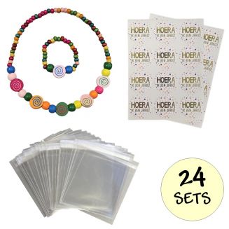 Fako Bijoux® - Traktatie Sets - 24 Sets - Traktatie Zakjes Met Uitdeelcadeautjes - Uitdeelzakjes Trakteren Kinderfeestje - Hoera - Ketting en Armband